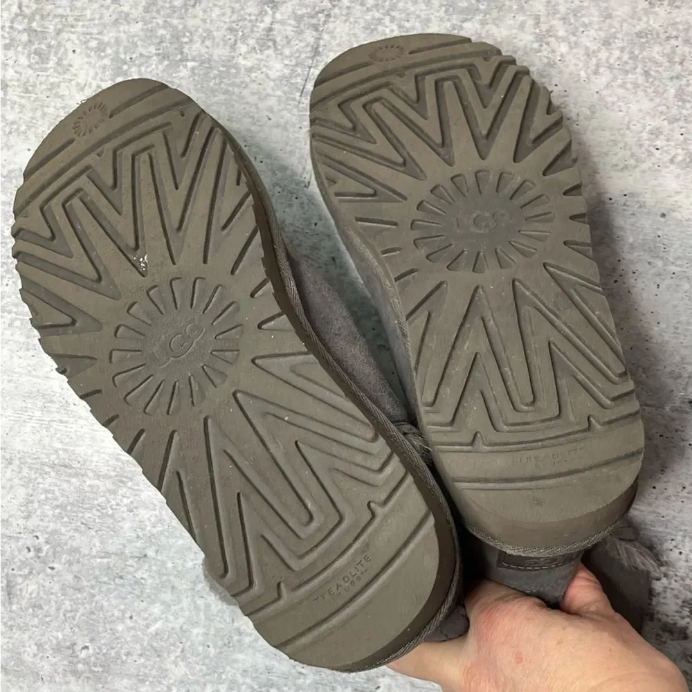 UGG Classic Short Fluff High Low 7